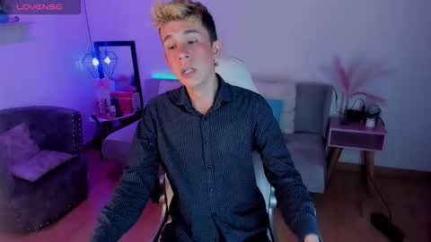 Snapshot of juaan_diick chatting on 02.04.26 Juandii online show from 02.04.26