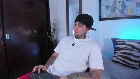 juan_alvarez18 online show from 09.24.25