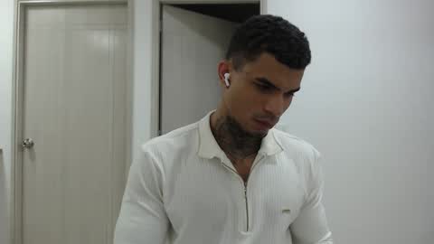 juan_gomez_1 online show from 12.29.24