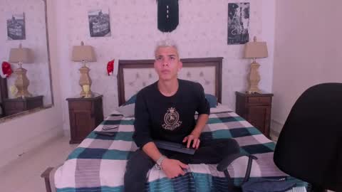 Snapshot of juan_lovers chatting on 12.04.24 J U A N L O V E R S online show from 12.04.24