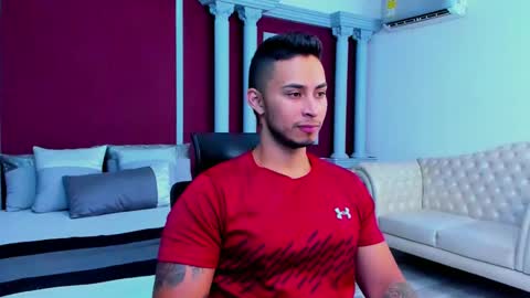Snapshot of juan_muscle chatting on 12.01.24 juan_muscle online show from 12.01.24
