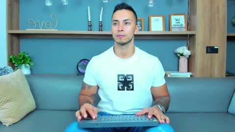 Snapshot of juan_muscle chatting on 03.09.25 juan_muscle online show from 03.09.25