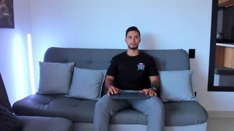 Snapshot of juan_muscle chatting on 06.20.26 juan_muscle online show from 06.20.26