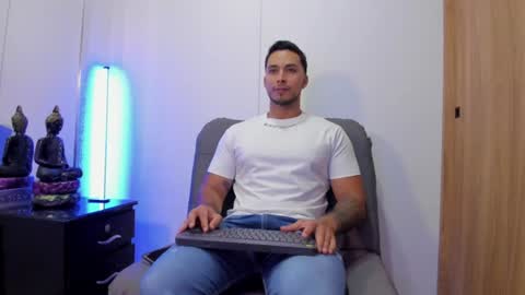 Snapshot of juan_muscle chatting on 07.26.26 juan_muscle online show from 07.26.26