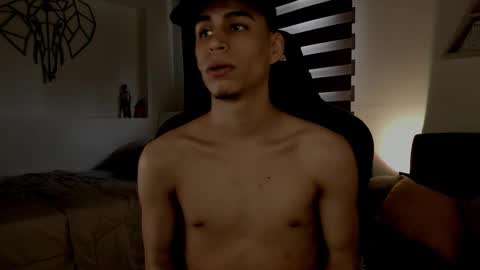 Juan Posada online show from 02.10.26