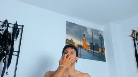 Juan Esteban online show from 10.12.25