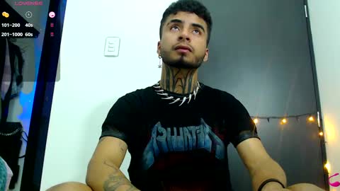 Snapshot of juancamilo66_ chatting on 03.10.25 juancamilo66_ online show from 03.10.25