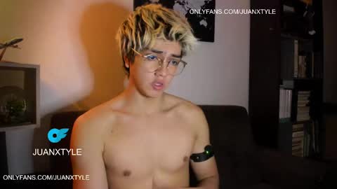 Snapshot of juancamroom chatting on 05.28.26 . online show from 05.28.26