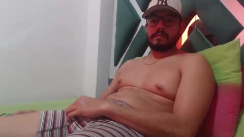 Snapshot of juanfe_style chatting on 09.08.25 juanfe_style online show from 09.08.25