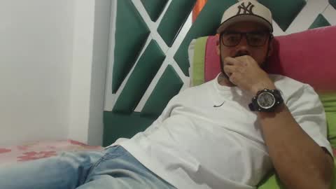 Snapshot of juanfe_style chatting on 09.13.25 juanfe_style online show from 09.13.25