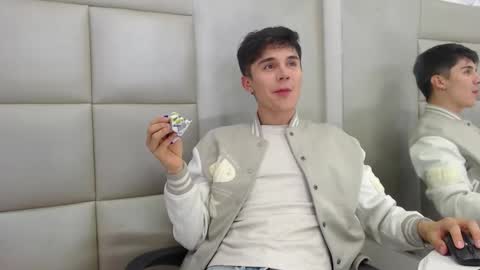 JuanGomm online show from 12.15.25