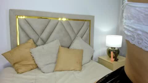 Snapshot of juanita_owens chatting on 12.10.24 juanita_owens online show from 12.10.24