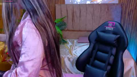 JUANITA online show from 06.05.26