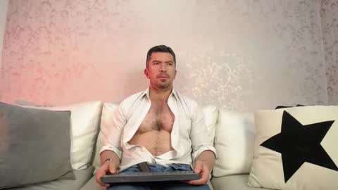 Snapshot of juank_fit45 chatting on 09.12.25 Juan k online show from 09.12.25