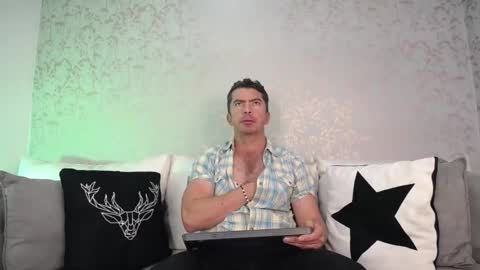 Snapshot of juank_fit45 chatting on 10.02.25 Juan k online show from 10.02.25