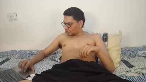 Snapshot of juansuarez204 chatting on 05.24.26 juansuarez204 online show from 05.24.26