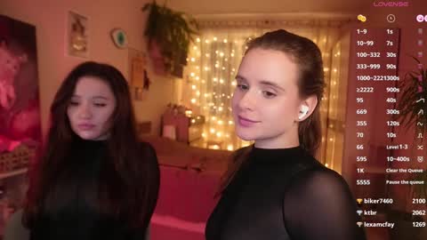 Snapshot of juelzfoxy chatting on 12.19.24 Juelz online show from 12.19.24