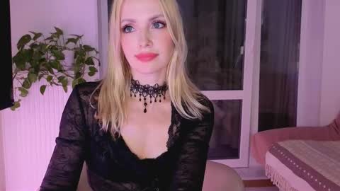 Goddess Julia online show from 09.12.25