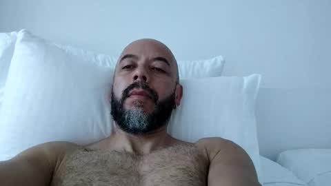 Snapshot of juguetes chatting on 11.06.25 Juan Alcal online show from 11.06.25