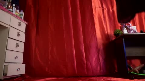 Sisi online show from 10.30.25