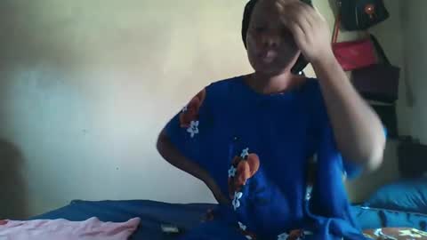 juice_petite3 online show from 02.05.25