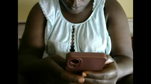 Snapshot of juicy576808 chatting on 12.02.24 zainabu online show from 12.02.24