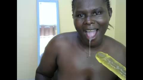 Snapshot of juicy576808 chatting on 12.12.24 zainabu online show from 12.12.24