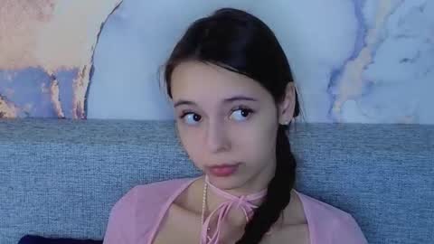 leyla online show from 10.23.25