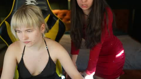 Snapshot of juicy_secrets_054 chatting on 05.01.26 Elza online show from 05.01.26