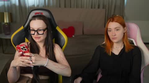 Snapshot of juicy_secrets_054 chatting on 05.05.26 Elza online show from 05.05.26