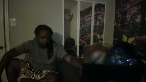 Snapshot of juicyanddaddy chatting on 06.01.26 Ask online show from 06.01.26