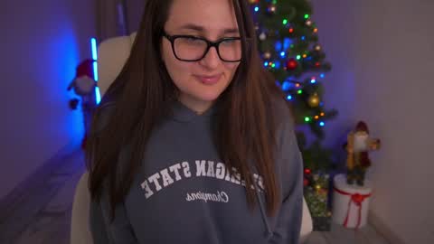 Snapshot of juicyberryy chatting on 01.04.25 Milana online show from 01.04.25