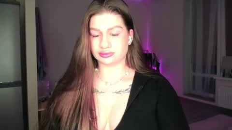 Snapshot of juicyhelenx chatting on 04.22.26 Elena online show from 04.22.26
