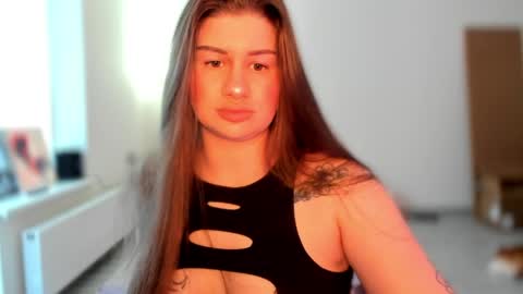 Snapshot of juicyhelenx chatting on 05.22.26 Elena online show from 05.22.26