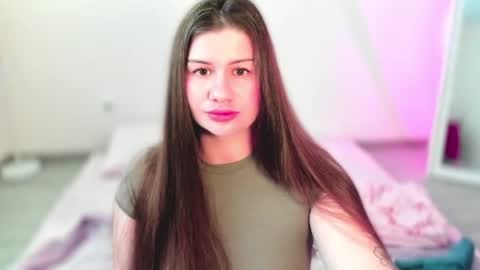 Snapshot of juicyhelenx chatting on 06.20.26 Elena online show from 06.20.26