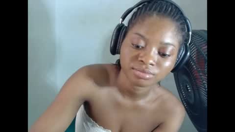 juicynpinkx online show from 04.27.26