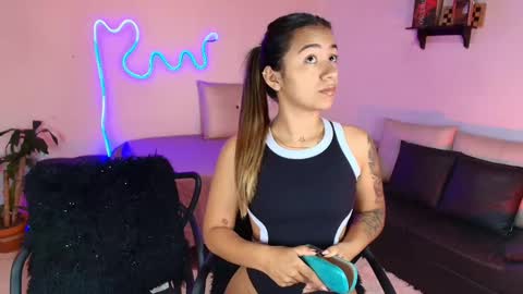 Jules and Gia online show from 02.22.25