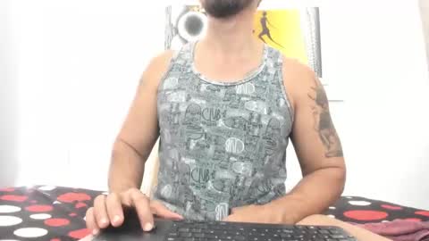 Snapshot of juleslatin122 chatting on 01.01.25 Jules online show from 01.01.25