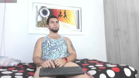 Snapshot of juleslatin122 chatting on 01.29.25 Jules online show from 01.29.25