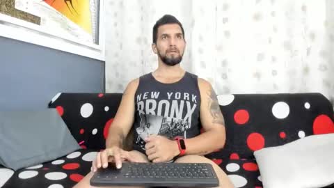 Snapshot of juleslatin122 chatting on 10.30.25 Jules online show from 10.30.25