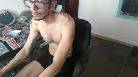 Snapshot of julfigo chatting on 05.10.26 Julfigo online show from 05.10.26