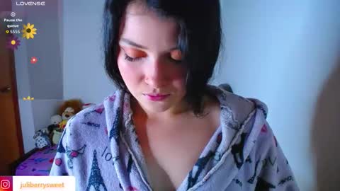 Juliana online show from 10.17.25