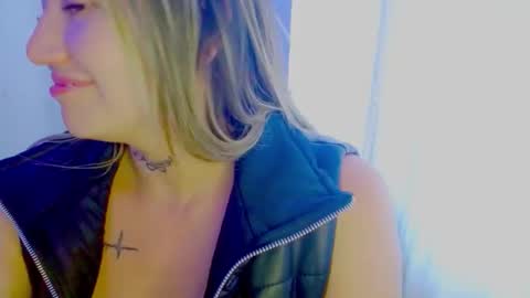  Juliana Torres  online show from 10.21.25