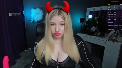 Snapshot of juli_kisss chatting on 01.14.25 juli kisss online show from 01.14.25