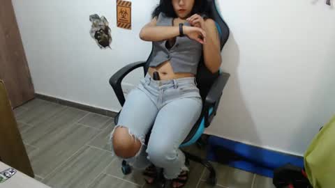 Snapshot of juli_love11 chatting on 01.06.25 JULIETA online show from 01.06.25