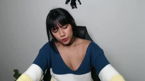 Snapshot of juli_love11 chatting on 01.28.25 JULIETA online show from 01.28.25