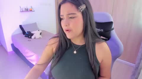 Snapshot of juli_santos_22 chatting on 12.28.24 juli_santos_22 online show from 12.28.24
