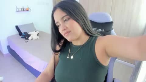 Snapshot of juli_santos_22 chatting on 12.28.24 juli_santos_22 online show from 12.28.24
