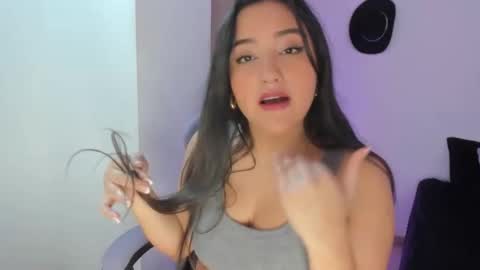 Snapshot of juli_santos_22 chatting on 02.11.25 juli_santos_22 online show from 02.11.25