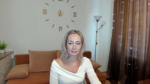 julia__cherry_ online show from 12.28.24